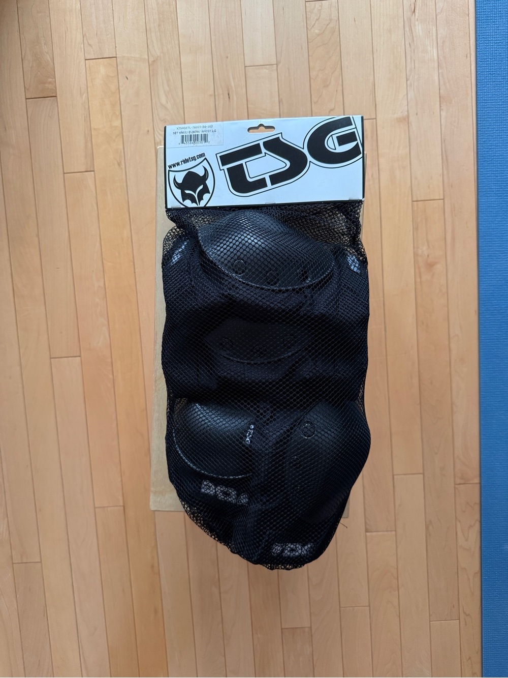 Men’s Black Protective Wrist guards, Knee & Elbow Pad Set